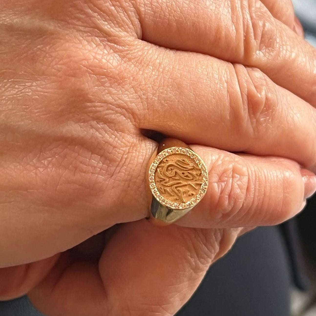 Calligraphy 18K Gold Medium Round Ring with Diamonds