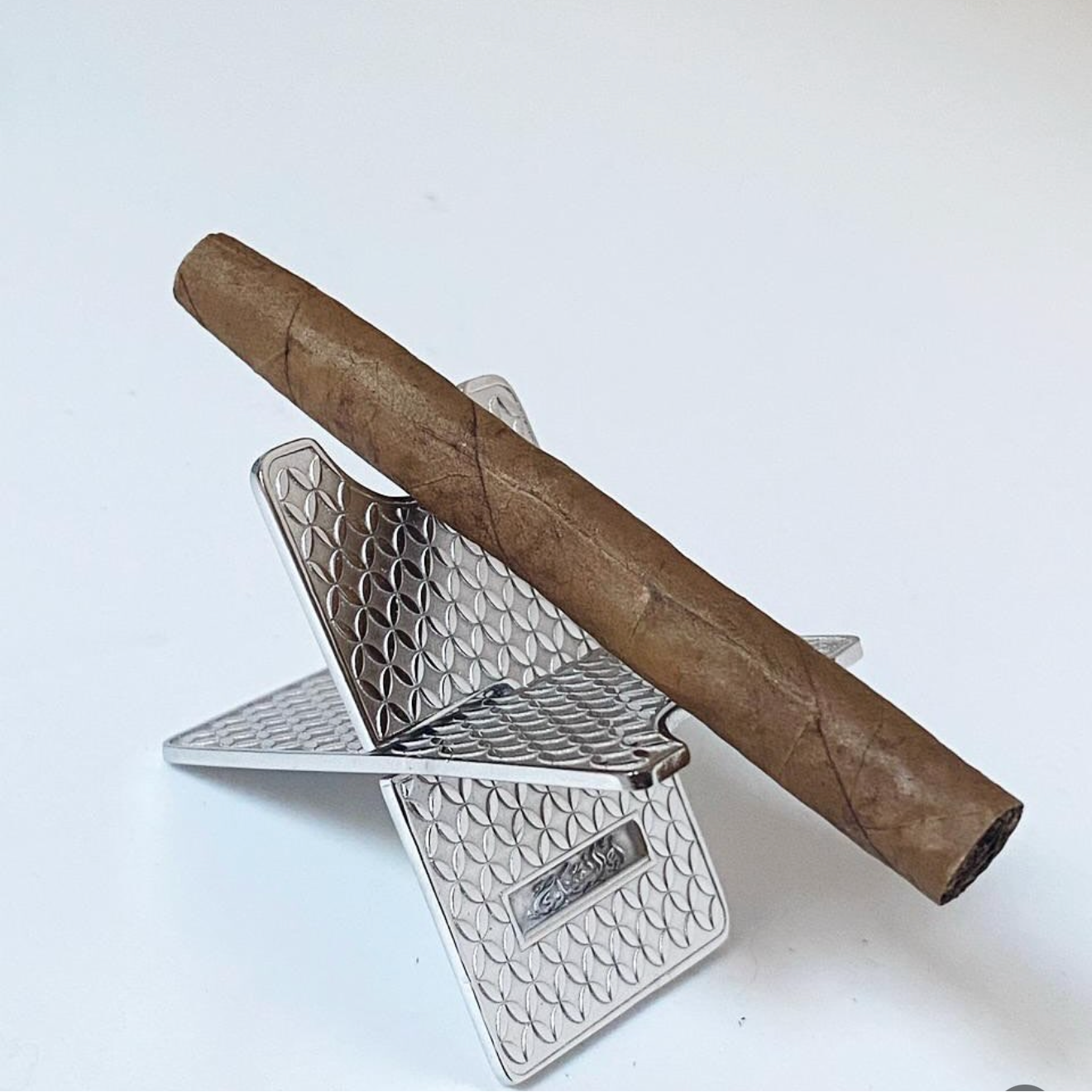 Geometric Pattern Cigar Stand
